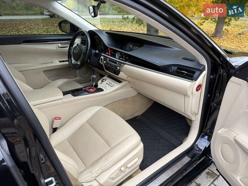 Седан Lexus ES 2015 в Прилуках фото 12 Седан Lexus ES 2015 в Прилуках