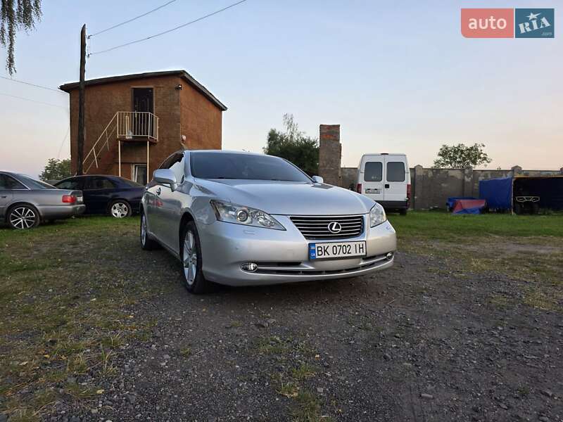 Седан Lexus ES 2007 в Ровно