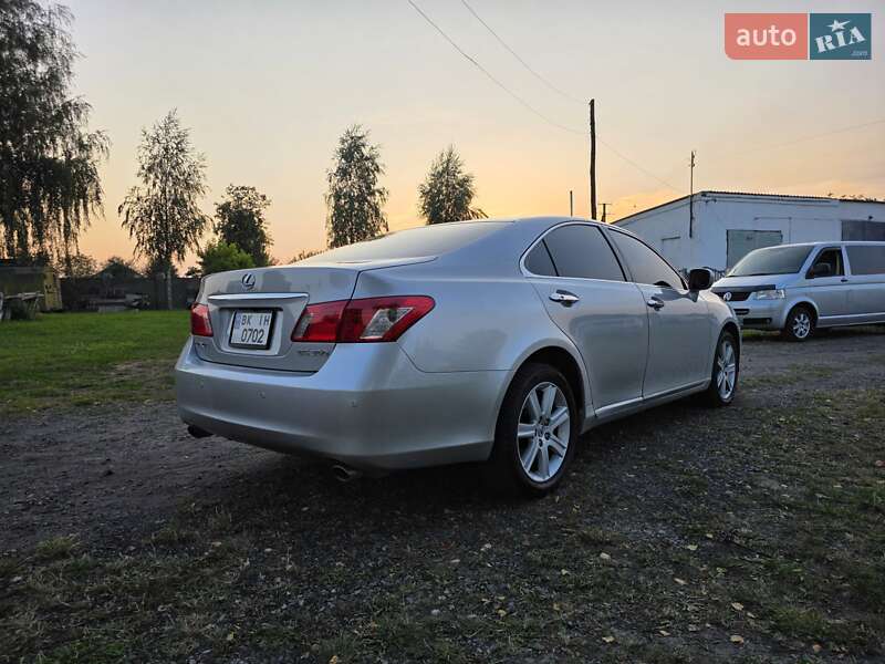 Седан Lexus ES 2007 в Ровно