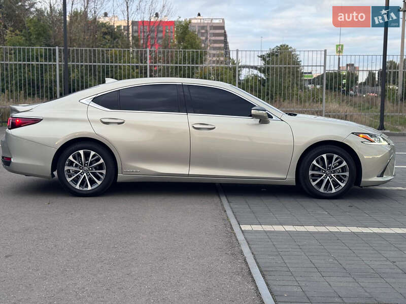 Седан Lexus ES 2021 в Киеве