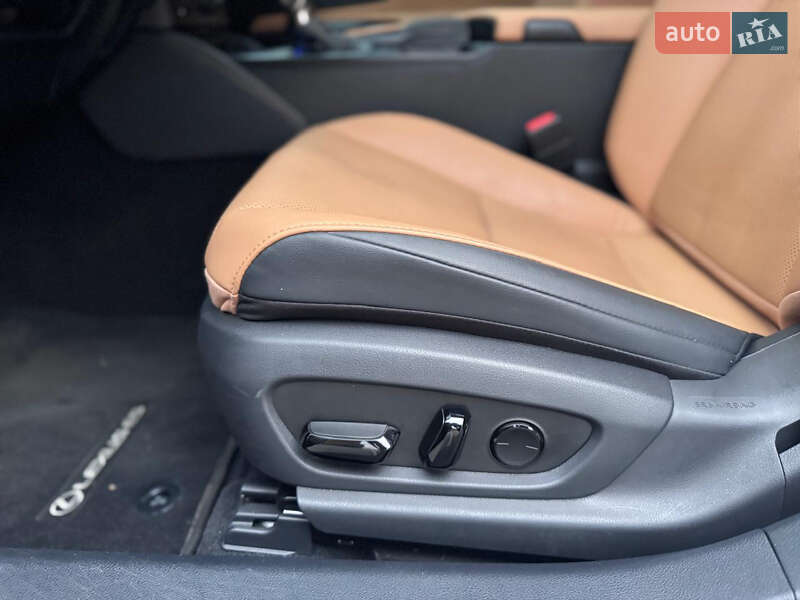 Седан Lexus ES 2021 в Киеве