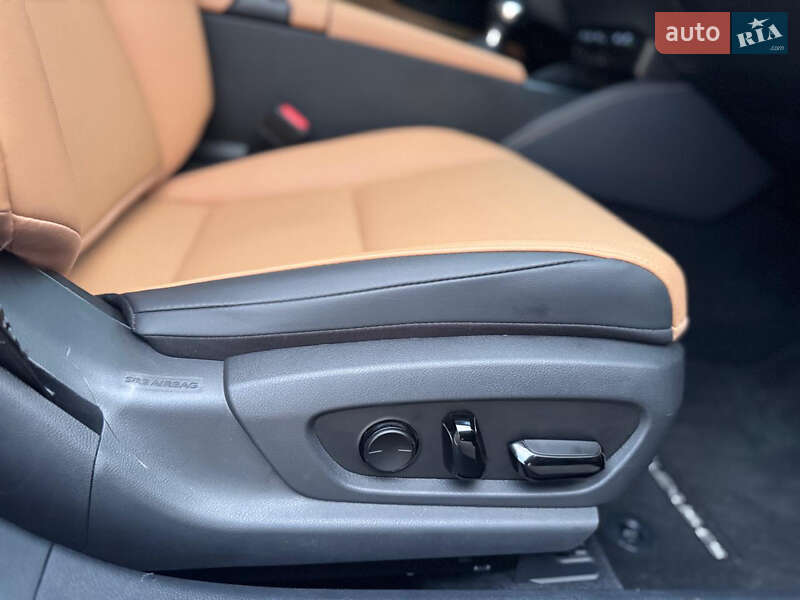 Седан Lexus ES 2021 в Киеве