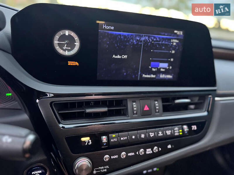 Седан Lexus ES 2021 в Киеве