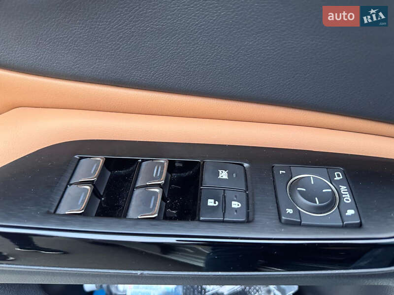 Седан Lexus ES 2021 в Киеве