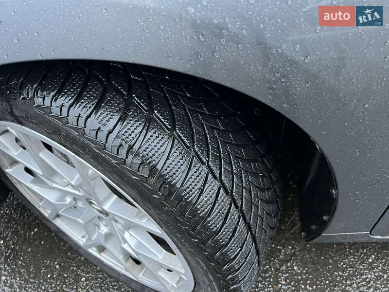 Седан Lexus ES 2014 в Черкасах