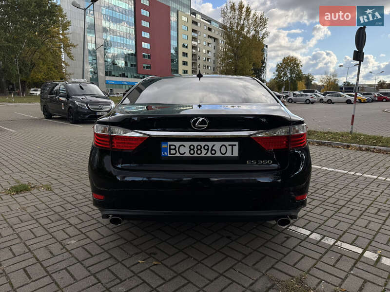 Седан Lexus ES 2014 в Самборе