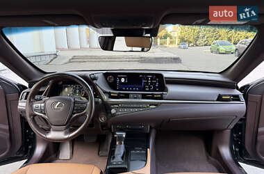 Седан Lexus ES 2021 в Киеве
