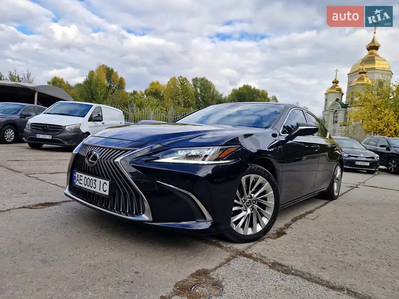 Lexus ES 2019