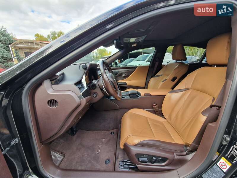 Седан Lexus ES 2019 в Днепре
