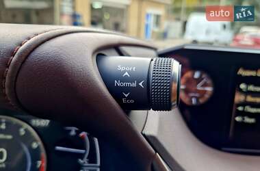 Седан Lexus ES 2019 в Дніпрі