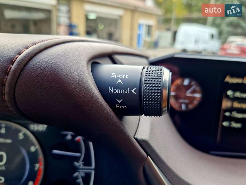 Седан Lexus ES 2019 в Днепре