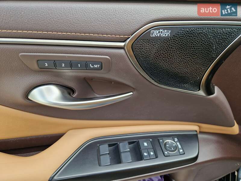 Седан Lexus ES 2019 в Днепре