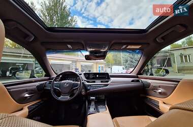 Седан Lexus ES 2019 в Дніпрі