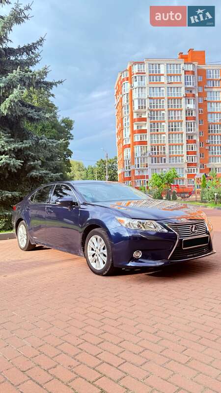 Седан Lexus ES 2013 в Чернигове