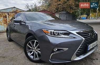 Седан Lexus ES 2016 в 