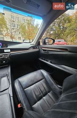 Седан Lexus ES 2016 в 