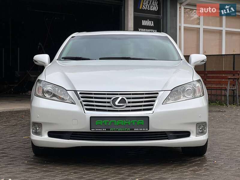 Седан Lexus ES 2012 в Одесі