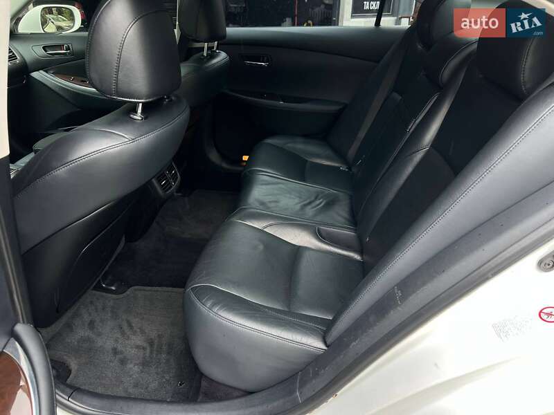 Седан Lexus ES 2012 в Одесі