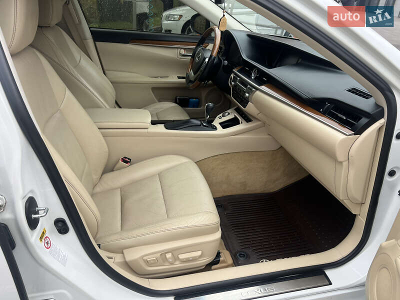 Седан Lexus ES 2012 в Харькове