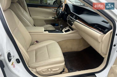 Седан Lexus ES 2012 в 