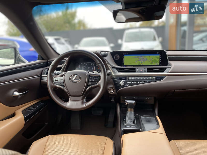 Седан Lexus ES 2021 в Луцке