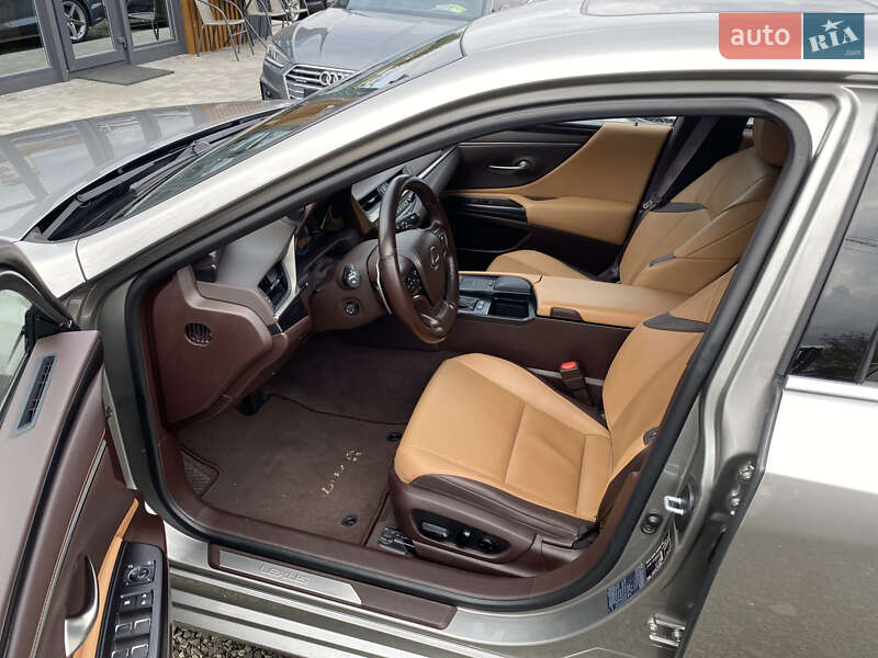 Седан Lexus ES 2021 в Луцке