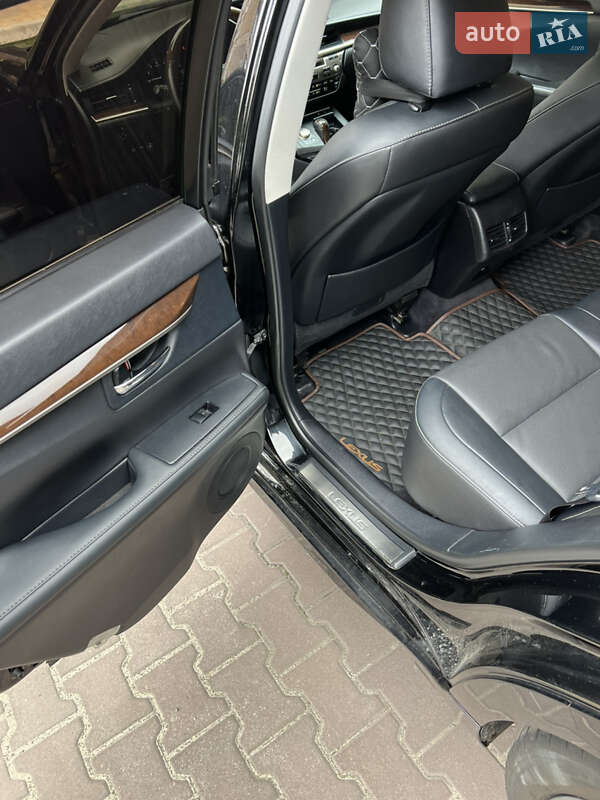 Седан Lexus ES 2014 в Киеве