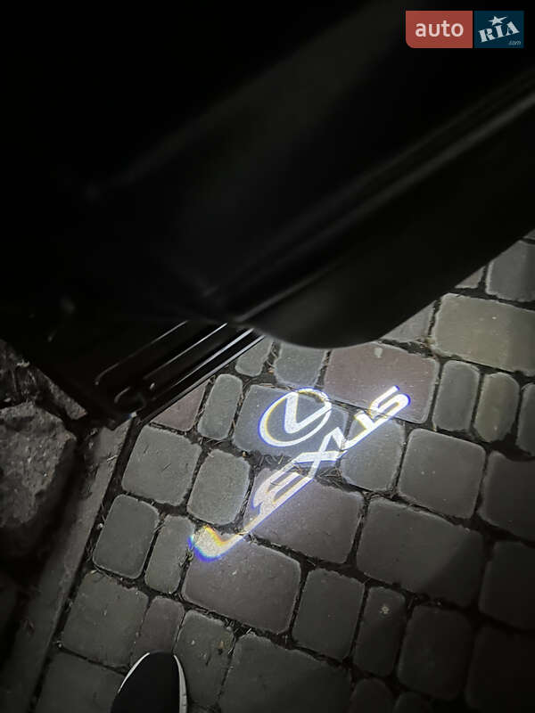 Седан Lexus ES 2014 в Киеве