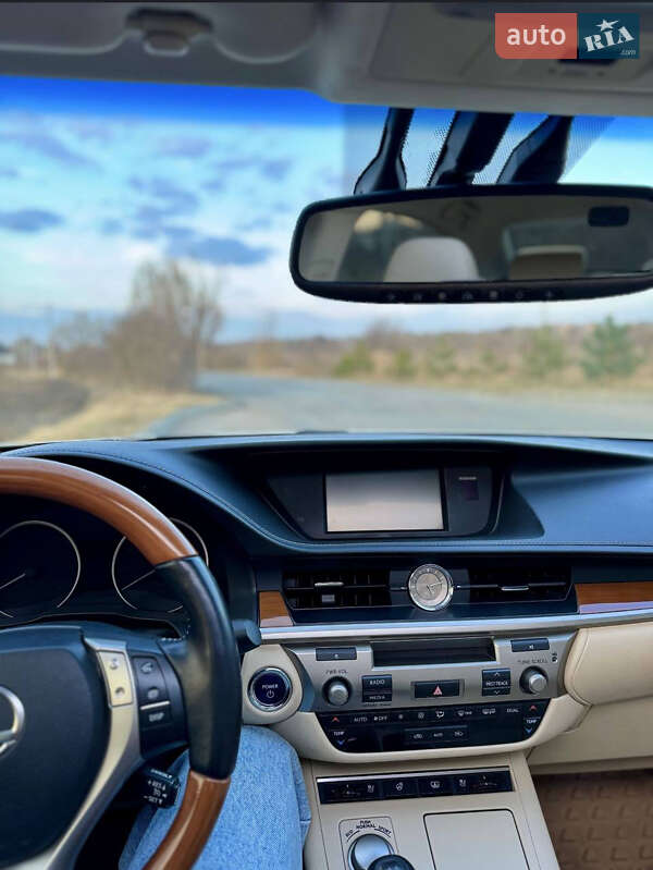 Седан Lexus ES 2012 в Софіївській Борщагівці