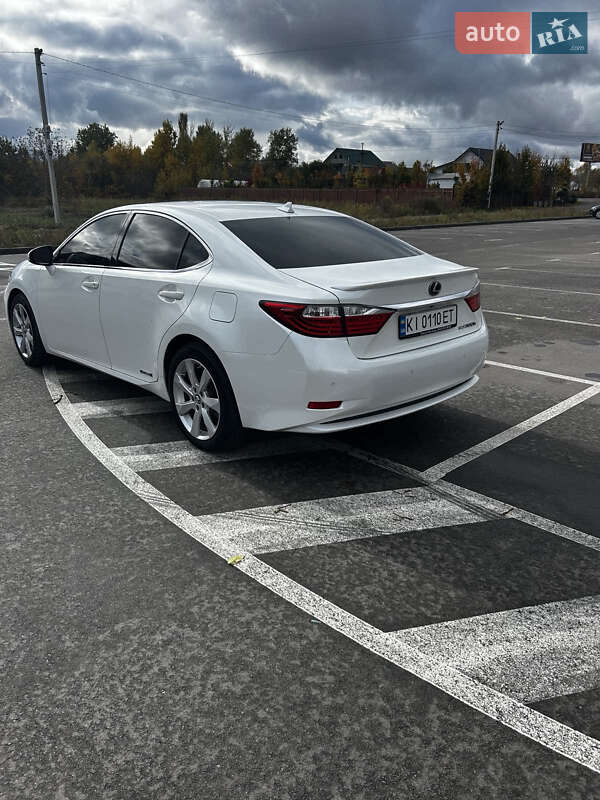Седан Lexus ES 2012 в Софіївській Борщагівці