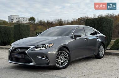 Седан Lexus ES 2016 в Дніпрі