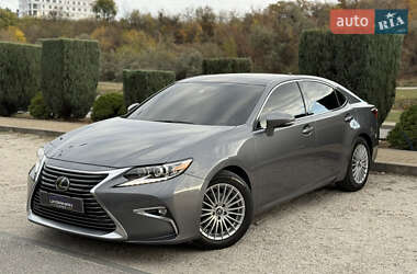 Седан Lexus ES 2016 в 