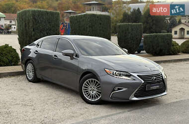 Седан Lexus ES 2016 в 