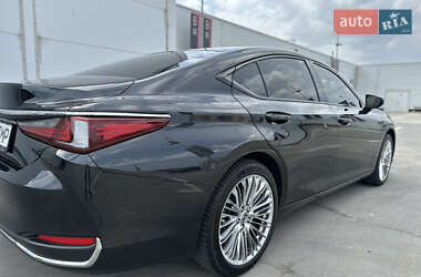 Седан Lexus ES 2021 в 