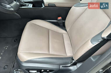 Седан Lexus ES 2021 в 