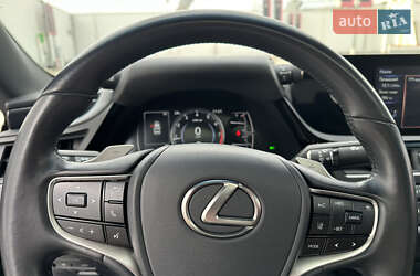 Седан Lexus ES 2021 в 