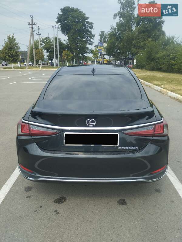 Седан Lexus ES 2018 в Києві