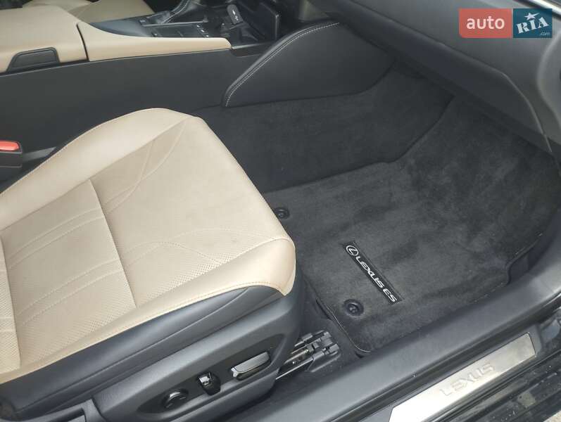 Седан Lexus ES 2018 в Києві