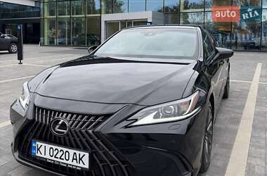 Седан Lexus ES 2023 в Дніпрі