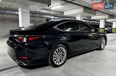 Седан Lexus ES 2022 в 