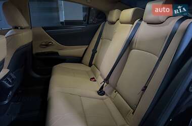 Седан Lexus ES 2022 в 