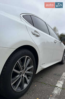 Седан Lexus ES 2017 в 