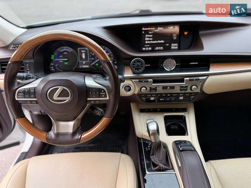 Седан Lexus ES 2017 в Виннице фото 18 Седан Lexus ES 2017 в Виннице