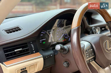 Седан Lexus ES 2017 в 