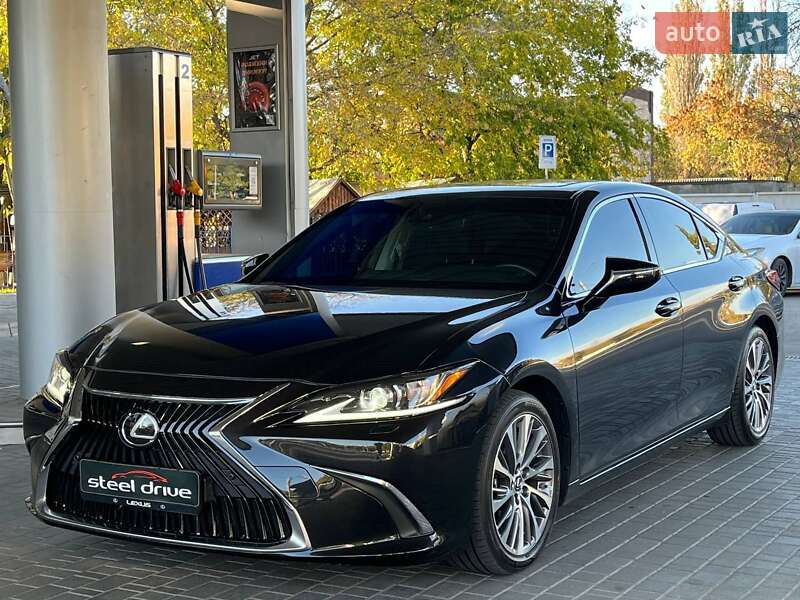 Седан Lexus ES 2019 в 