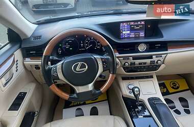 Седан Lexus ES 2014 в 