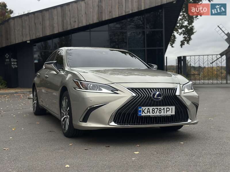 Седан Lexus ES 2020 в Киеве