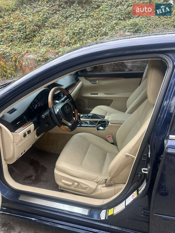 Седан Lexus ES 2014 в Киеве фото 4 Седан Lexus ES 2014 в Киеве