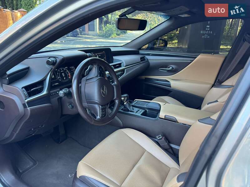 Седан Lexus ES 2018 в Черкассах фото 29 Седан Lexus ES 2018 в Черкассах