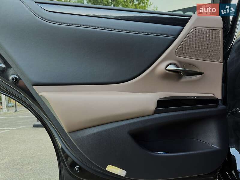 Седан Lexus ES 2023 в Киеве фото 28 Седан Lexus ES 2023 в Киеве